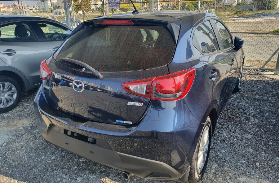Mazda demio 2016