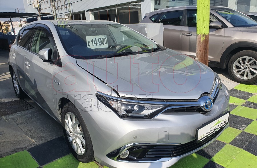 Used Toyota Auris, 2017, HYBRID Automatic, Cyprus, Larnaca