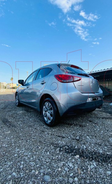 Mazda demio 2016