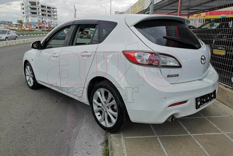 Mazda axela 2011